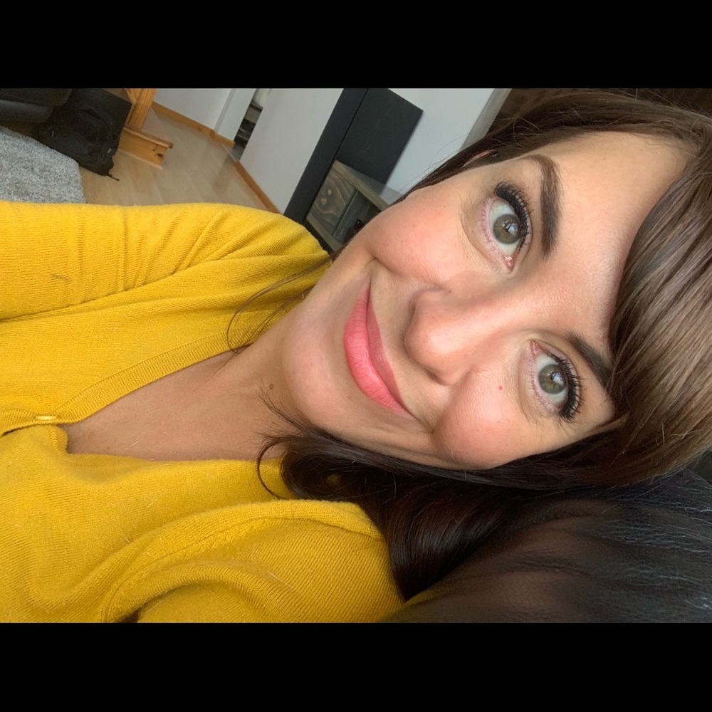 Meet your Posher, Lara